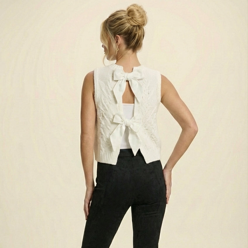 TIFFANY GEBREIDE TOP MET STRIKDETAIL | BLAUW