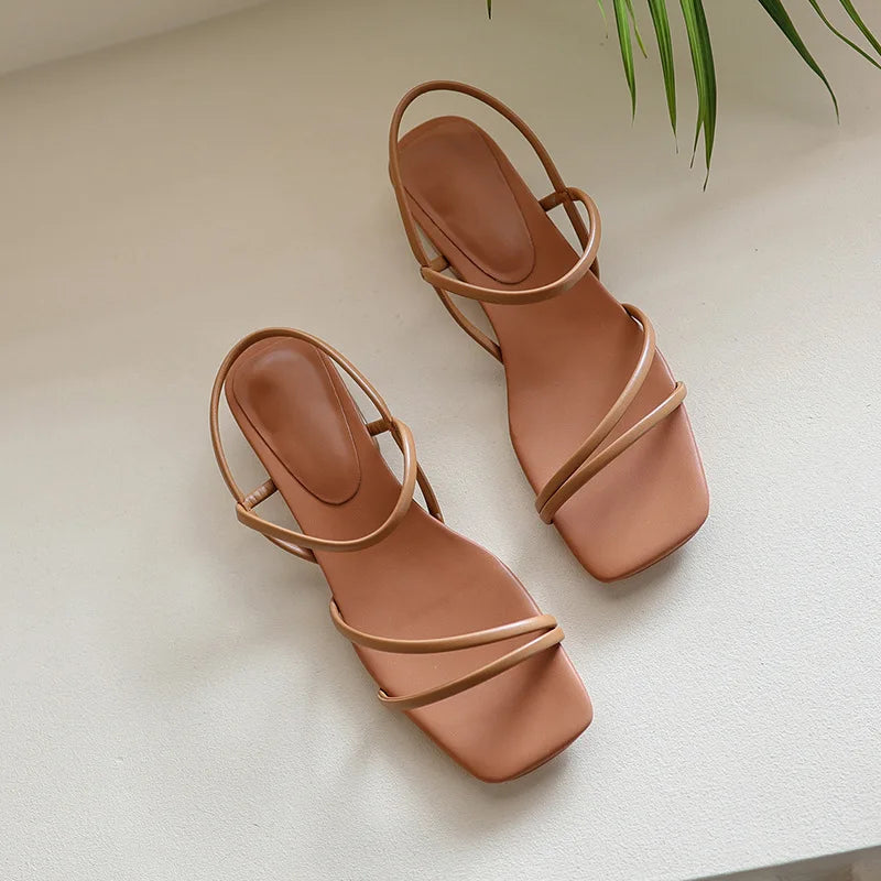 ROMANIAN | ZOMERSE SANDALEN MET BANDJES