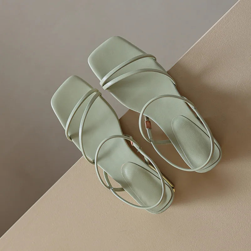 ROMANIAN | ZOMERSE SANDALEN MET BANDJES