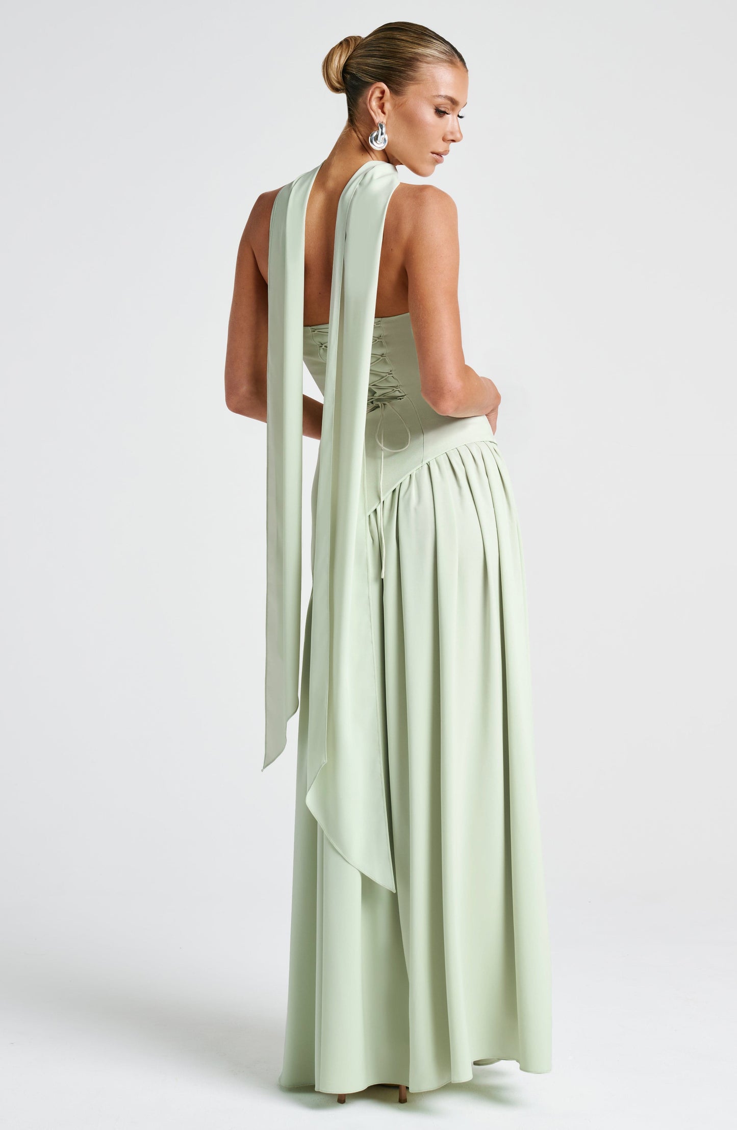 Imani – Strapless Maxi-jurk met Asymmetrische Taille