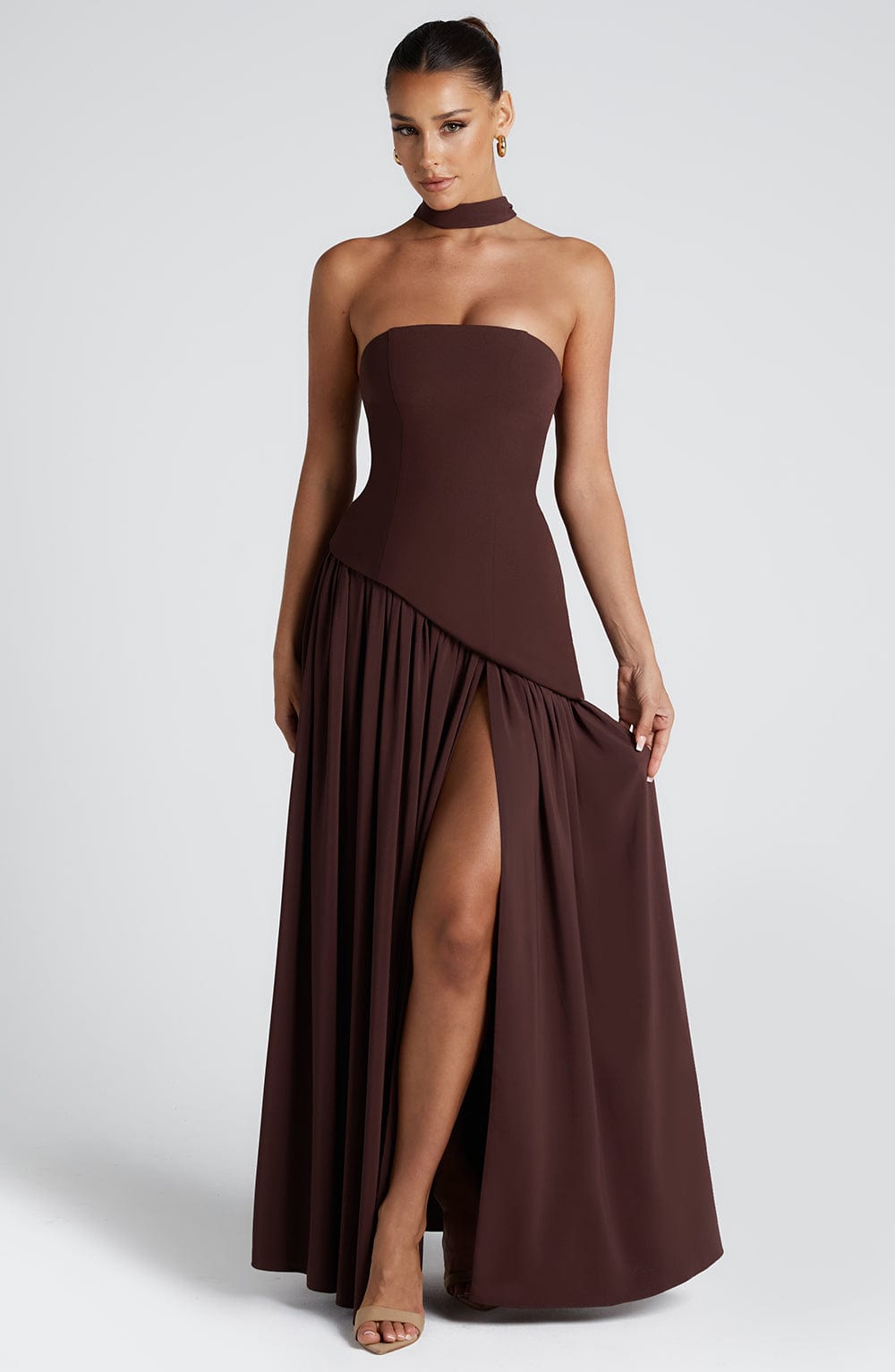 Imani – Strapless Maxi-jurk met Asymmetrische Taille