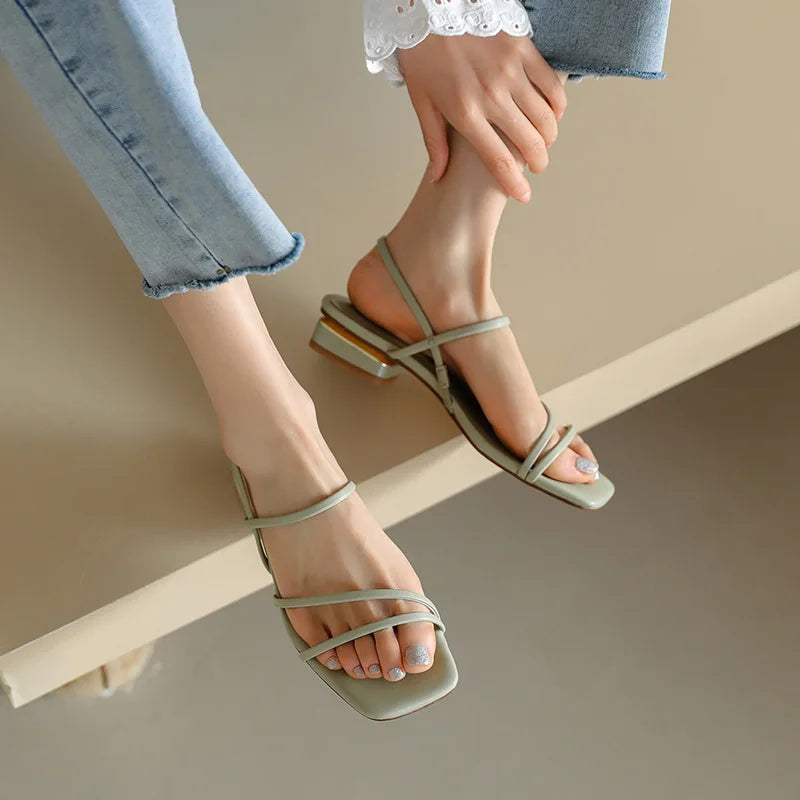 ROMANIAN | ZOMERSE SANDALEN MET BANDJES