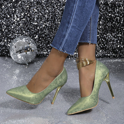 Chleo | Elegante Pumps met Gouden Hak en Satijnlook